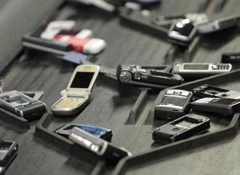 廢舊通訊產品 從抽屜遺忘到全球循環的隱秘旅程